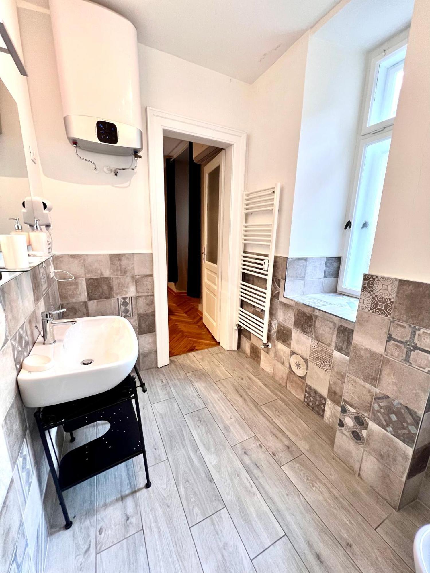 ترييستي Residence Montanelli المظهر الخارجي الصورة