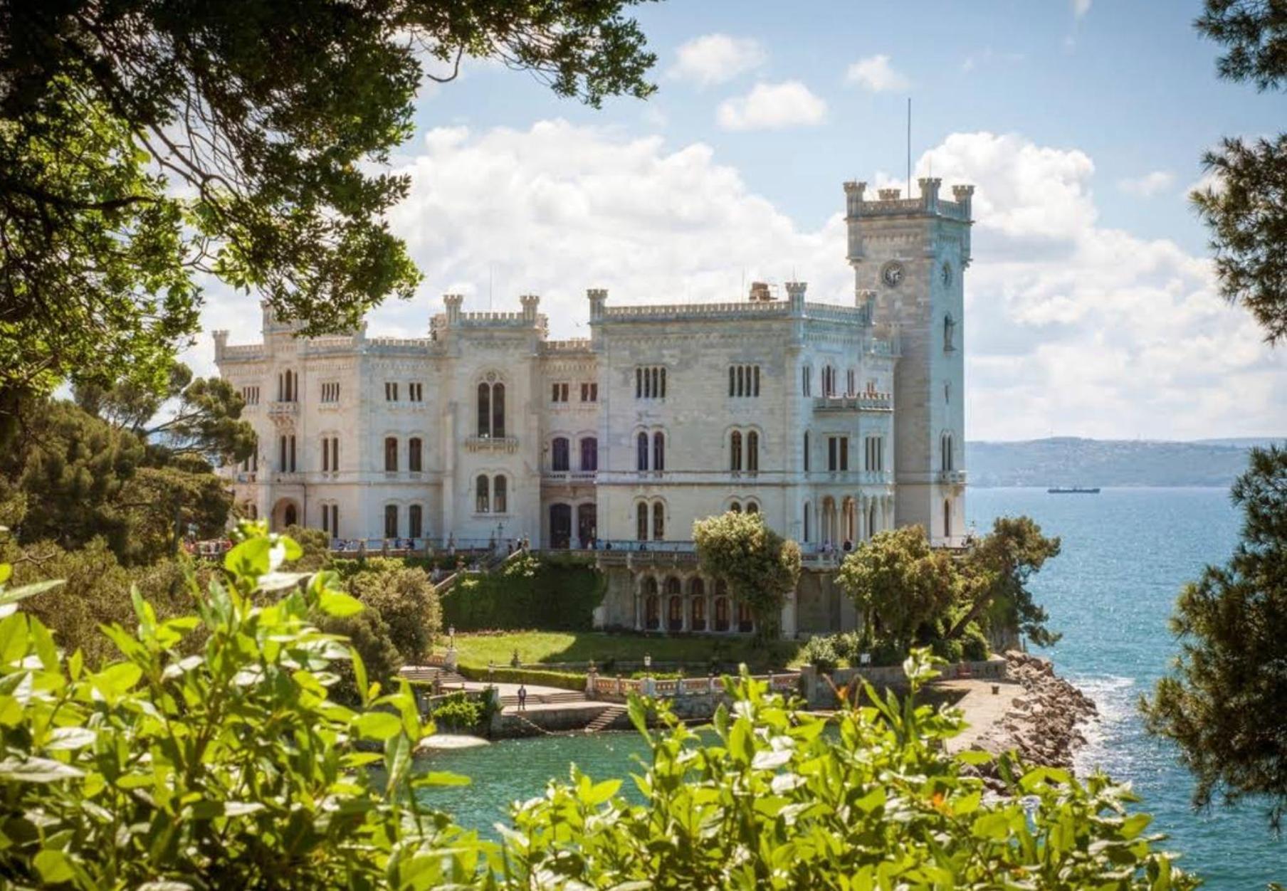 ترييستي Residence Montanelli المظهر الخارجي الصورة